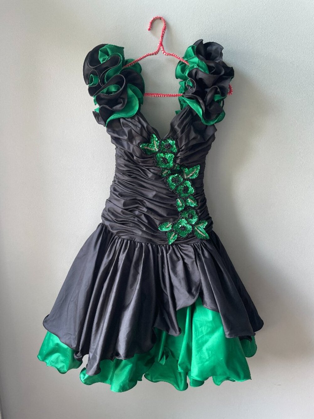 Alyce Designs Vintage Ruffled Party Dress, 80s, Off Shoulder, Size 4, Sequins